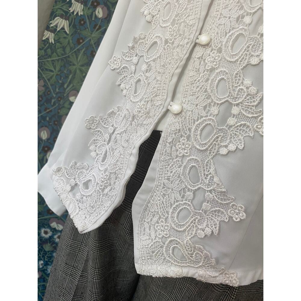 Vintage white blouse with lace appliqué, size L - Picture 5 of 6